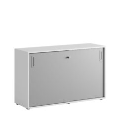 Origpic b — Småland Skjutdörrsskåp med plastfötter – Bredd 120 cm x Höjd 73,5 cm, Vit, grå eller ek. Från: