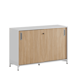 Origpic de — Småland Skjutdörrsskåp med metallfötter – Bredd 120 cm x Höjd 80 cm, Vit, grå eller ek. Från: