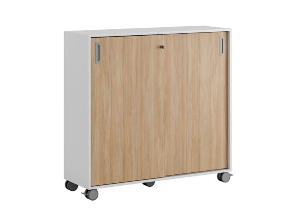Origpic eee — Småland Skjutdörrsskåp med hjul – Bredd 120 cm x Höjd 116 cm, Vit, grå eller ek. Från:
