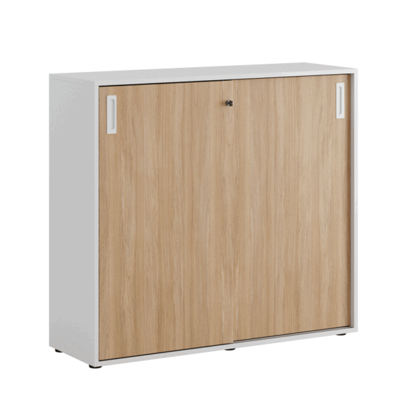 Origpic a e — Småland Skjutdörrsskåp med plastfötter – Bredd 120 cm x Höjd 109 cm, Vit, grå eller ek. Från: