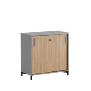 Origpic e b — Småland Skjutdörrskåp grå med metallfötter – Bredd 80 cm x Höjd 73,5 cm – Dörrar Vit, grå