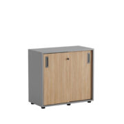 Origpic b a — Småland Skjutdörrskåp grå med plast fötter  –  80 cm x  73,5 cm