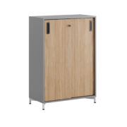 Origpic b c c — Småland Skjutdörrskåp grå med metallfötter – Bredd 80 cm x Höjd 115,5 cm, Vit, grå eller ek. F