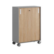 Origpic b cf — Småland Skjutdörrskåp grå med hjul – 80×116 cm