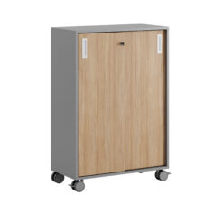 Origpic b cf — Småland Skjutdörrskåp grå med hjul – 80×116 cm