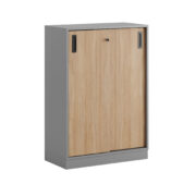 Origpic f d — Småland Skjutdörrskåp grå med sockel – Bredd 80 cm x Höjd 115,5 cm, Vit, grå eller ek. Från: