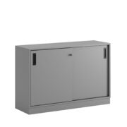 Origpic aeaa — Småland Skjutdörrskåp grå med sockel – 120 cm x  80 cm