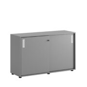 Origpic d — Småland Skjutdörrskåp grå med plastfötter – Bredd 120 cm x Höjd 73,5 cm, Vit, grå eller ek. Från: