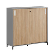 Origpic b e — Småland Skjutdörrskåp grå med metallfötter – Bredd 120 cm x Höjd 115,5 cm, Vit, grå eller ek. Fr