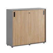 Origpic ca c — Småland Skjutdörrskåp grå med plastfötter – Bredd 120 cm x Höjd 109 cm, Vit, grå eller ek. Frå