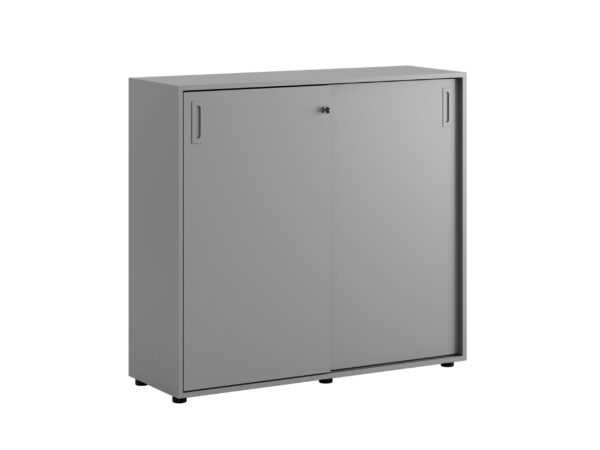 Småland Skjutdörrskåp grå med plastfötter – Bredd 120 cm x Höjd 109 cm, Vit, grå eller ek. Från: