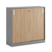 Origpic c — Småland skjutdörrskåp grå med sockel – Bredd 120 cm x Höjd 115,5 cm, Vit, grå eller ek. Från: