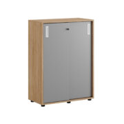 Origpic b — Småland Skjutdörrskåp ek med plastfötter – Bredd 80 cm x Höjd 109 cm, Vit, grå eller ek. Från: