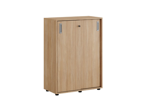 Origpic e e — Småland Skjutdörrskåp ek med plastfötter – Bredd 80 cm x Höjd 109 cm, Vit, grå eller ek. Från: