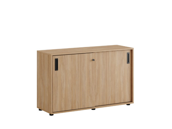 Origpic df e — Småland Skjutdörrskåp ek med plastfötter – Bredd 120 cm x Höjd 73,5 cm, Vit, grå eller ek. Från