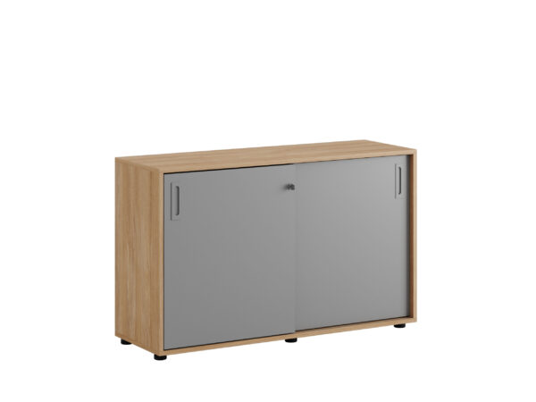 Origpic aa f — Småland Skjutdörrskåp ek med plastfötter – Bredd 120 cm x Höjd 73,5 cm, Vit, grå eller ek. Från