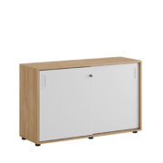 Origpic b d — Småland Skjutdörrskåp ek med plastfötter – Bredd 120 cm x Höjd 73,5 cm, Vit, grå eller ek. Från: