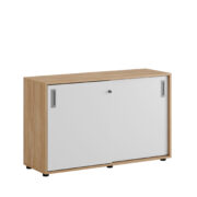 Origpic d — Småland Skjutdörrskåp ek med plastfötter – Bredd 120 cm x Höjd 73,5 cm, Vit, grå eller ek. Från: