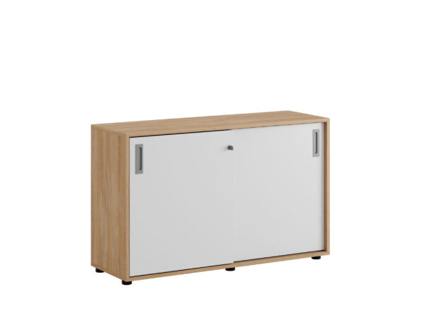 Origpic d — Småland Skjutdörrskåp ek med plastfötter – Bredd 120 cm x Höjd 73,5 cm, Vit, grå eller ek. Från: