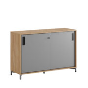 Origpic a — Småland Skjutdörrskåp ek med metallfötter – Bredd 120 cm x Höjd 80 cm, Vit, grå eller ek. Från: