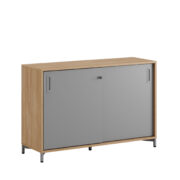 Origpic abf — Småland Skjutdörrskåp ek med metallfötter – Bredd 120 cm x Höjd 80 cm, Vit, grå eller ek. Från: