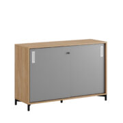 Origpic c — Småland Skjutdörrskåp ek med metallfötter – Bredd 120 cm x Höjd 80 cm, Vit, grå eller ek. Från: