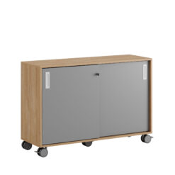 Origpic bdbd — Småland Skjutdörrskåp ek med hjul – 120×81 cm