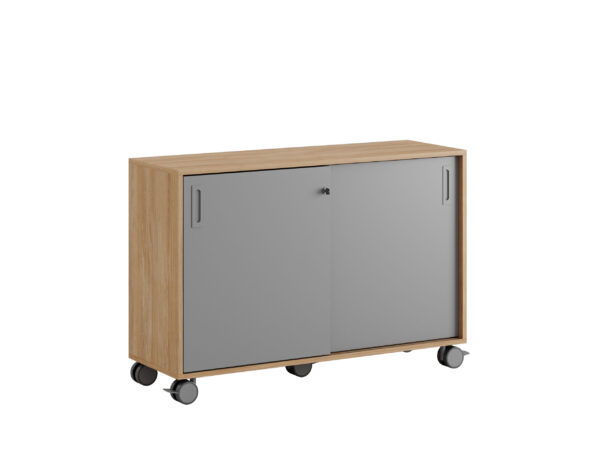Origpic efb de — Småland Skjutdörrskåp ek med hjul – 120×81 cm