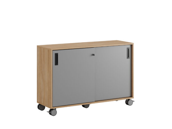 Origpic f a a — Småland Skjutdörrskåp ek med hjul – 120×81 cm