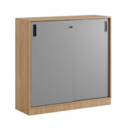 Origpic f a f — Småland skjutdörrskåp ek med sockel – Bredd 120 cm x Höjd 115,5 cm, Vit, grå eller ek. Från: