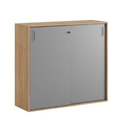 Origpic af c — Småland Skjutdörrskåp ek – Bredd 120 cm x Höjd 107,5 cm, Vit, grå eller ek. Från: