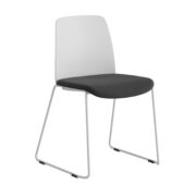 Origpic c c — Choice – Stol med tygsits, plastrygg och vita medar