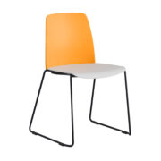 Origpic a c — Choice – Stol med tygsits, plastrygg och svarta medar