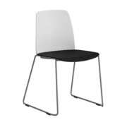 Origpic dd b — Choice – Stapelbar stol med sits och rygg i plast och silvergrå medar