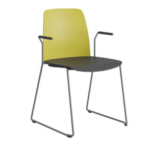 Origpic a b — Choice – Stapelbar stol i plast med silvergrå medar och armstöd