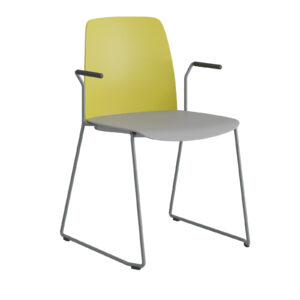 Origpic b b — Choice – Stapelbar stol i plast med silvergrå medar och armstöd