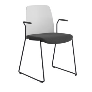 Origpic cef — Choice – Stol med tygsits, plastrygg , svarta medar och armstöd.