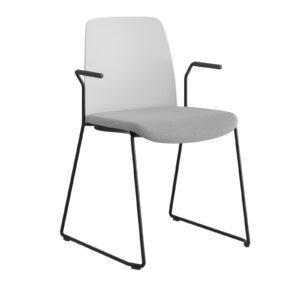 Origpic — Choice – Stol med tygsits, plastrygg , svarta medar och armstöd.