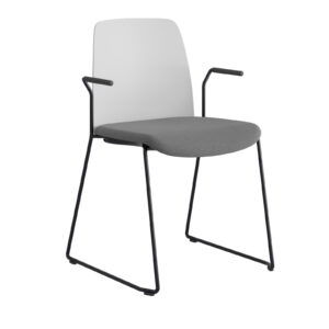 Origpic dcbbd — Choice – Stol med tygsits, plastrygg , svarta medar och armstöd.