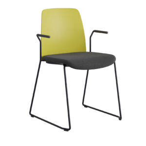 Origpic ef — Choice – Stol med tygsits, plastrygg , svarta medar och armstöd.