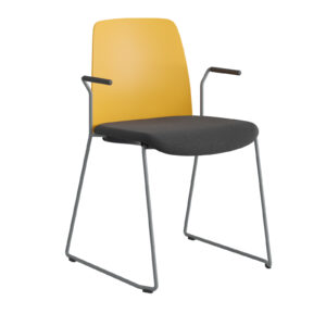 Origpic e c — Choice – Stol med tygsits, plastrygg , silvergrå medar och armstöd.