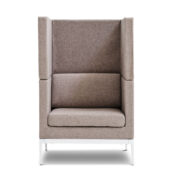 Bergamo fåtölj med hög rygg – Skapa en avskild och tyst samtalsmiljö