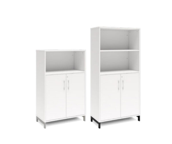 Bokhylla med delvis dörrar DNA – VIT – 2 storlekar. Från: