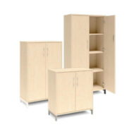 Bokhylla med dörrar DNA – BJÖRK – 3 storlekar. Från: