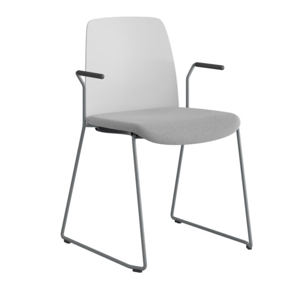 Choice – Stol med tygsits, plastrygg , silvergrå medar och armstöd.