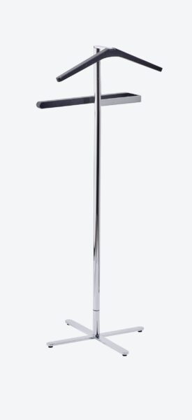 Herrbetjänt i lyxigt utförande i krom med detaljer av ek.