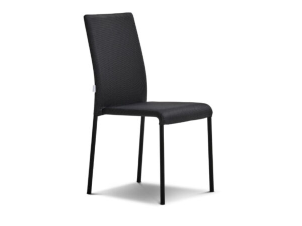 Santiago stol – Stapelbar med vattenavvisande klädsel