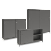 Skåp med skjutdörrar 1600 mm – DNA – Mörkgrå