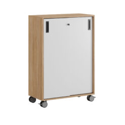 Småland Skjutdörrskåp ek med hjul – Bredd 80 cm x Höjd 116 cm, Vit, grå eller ek. Från: