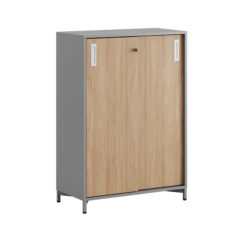 Småland Skjutdörrskåp grå med metallfötter – Bredd 80 cm x Höjd 115,5 cm, Vit, grå eller ek. Från:
